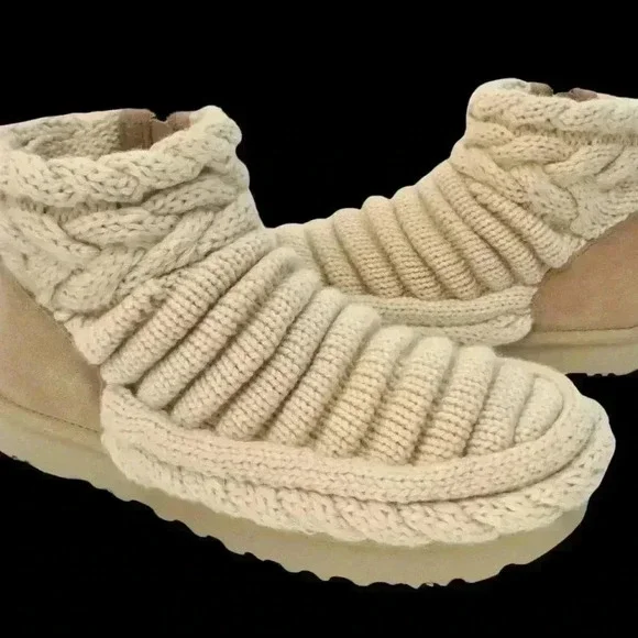 Size 9 Ugg Natural Beige Classic Mini Chunky Knit Boots - Picture 11 of 14